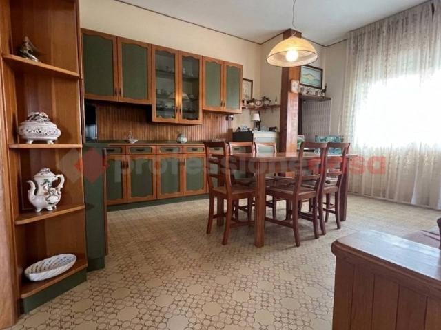 Appartamento in vendita a Lendinara, Rovigo