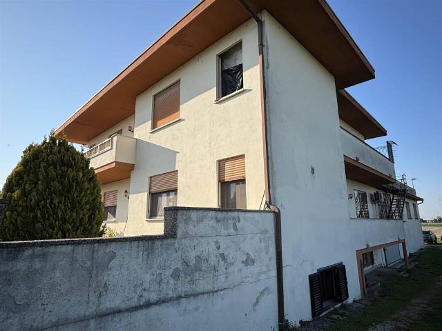 Appartamento in vendita a Lendinara, Veneto