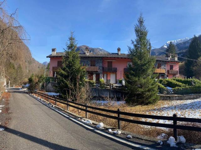 Appartamento in vendita a Comunità Montana della Valle Brembana, Lenna