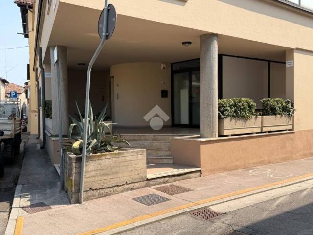 Appartamento in vendita a Leno, Lombardia
