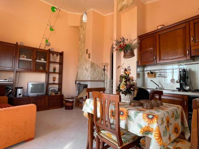 Appartamento in vendita a Lenola, Lazio