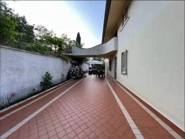 Appartamento in vendita a Lenola, Lazio