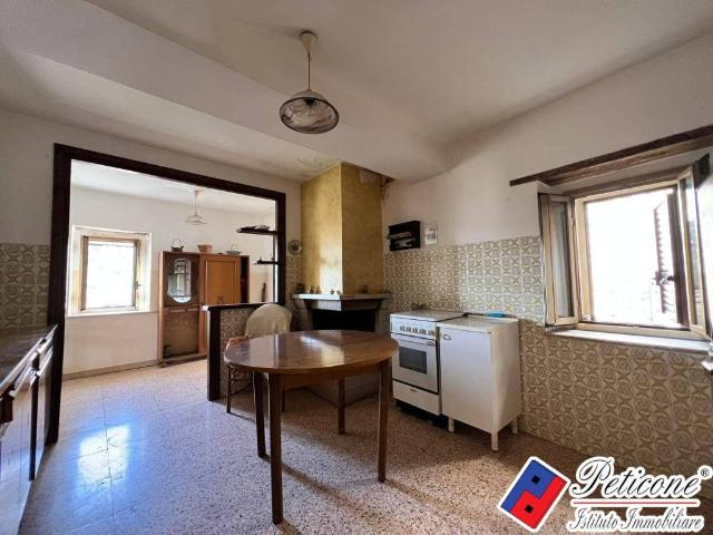 Appartamento in vendita a Lenola, Lazio