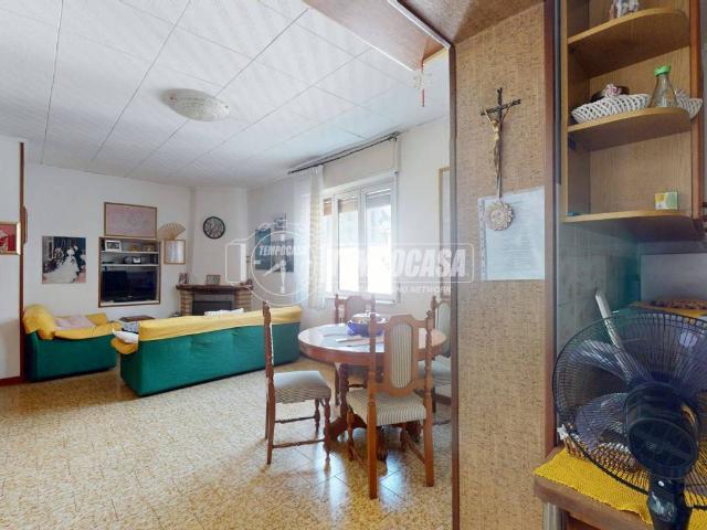 Appartamento in vendita a Mocchirolo, Lentate Sul Seveso