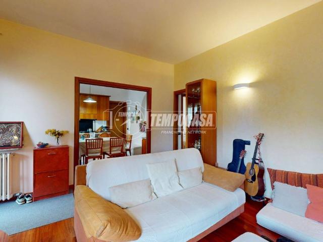 Villa Indipendente in vendita a Mocchirolo, Lentate Sul Seveso