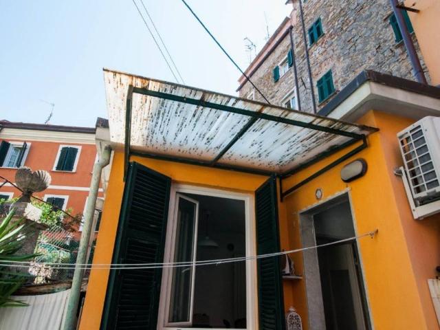 Appartamento in vendita a Carbognano, Lerici