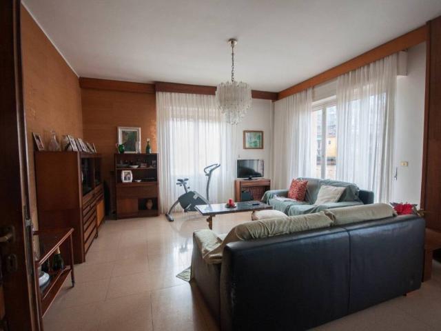 Appartamento in vendita a Carbognano, Lerici