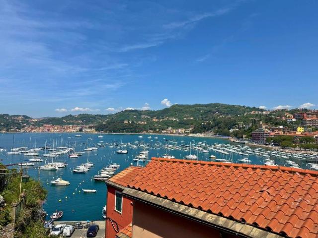 Appartamento in vendita a Carbognano, Lerici