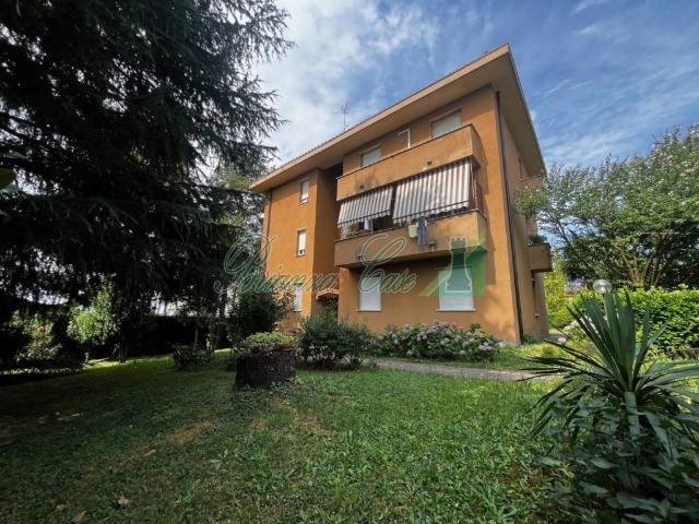 Appartamento in vendita a Lesmo, Lombardia