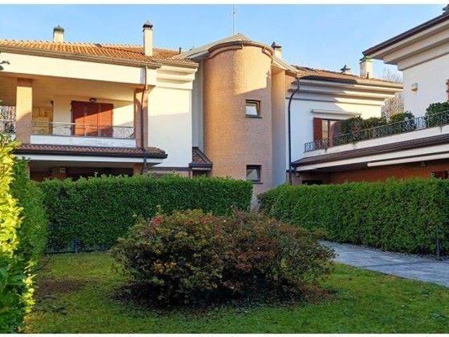 Appartamento in vendita a California, Lesmo