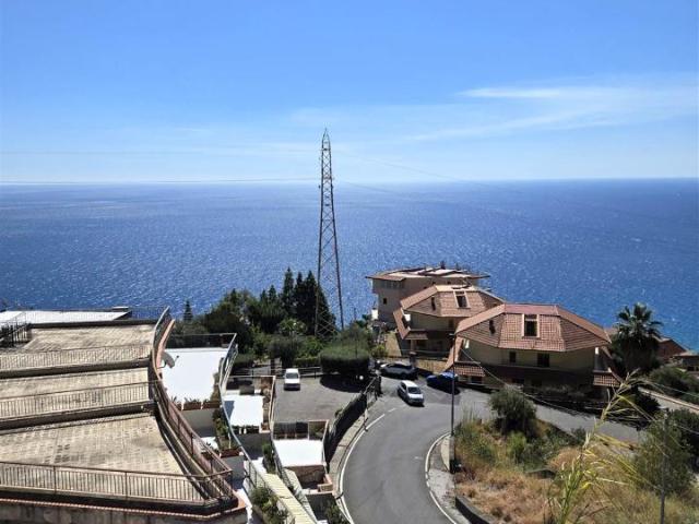 Appartamento in vendita a Letojanni, Sicilia