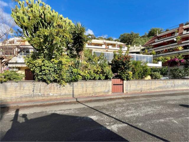 Appartamento in vendita a Letojanni, Sicilia