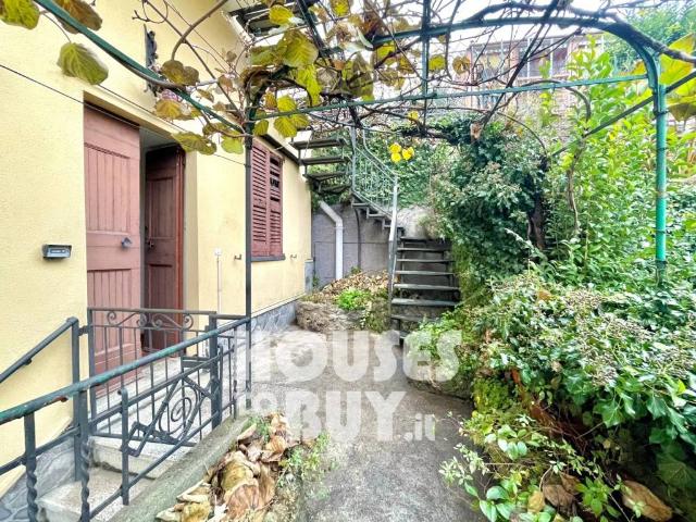 Appartamento in vendita a Lierna, Lombardia