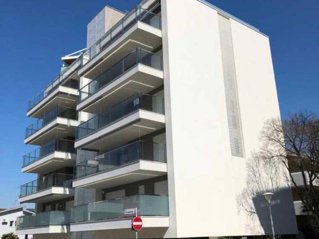 Appartamento in vendita a Lignano Pineta, Udine
