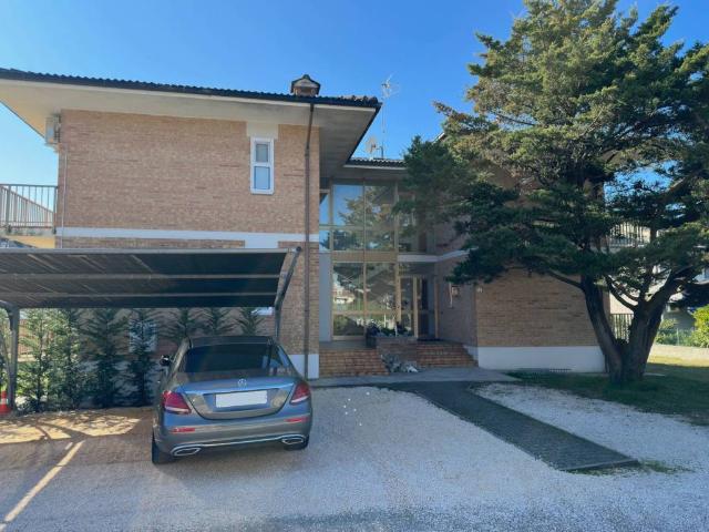 Appartamento in vendita a Lignano Pineta