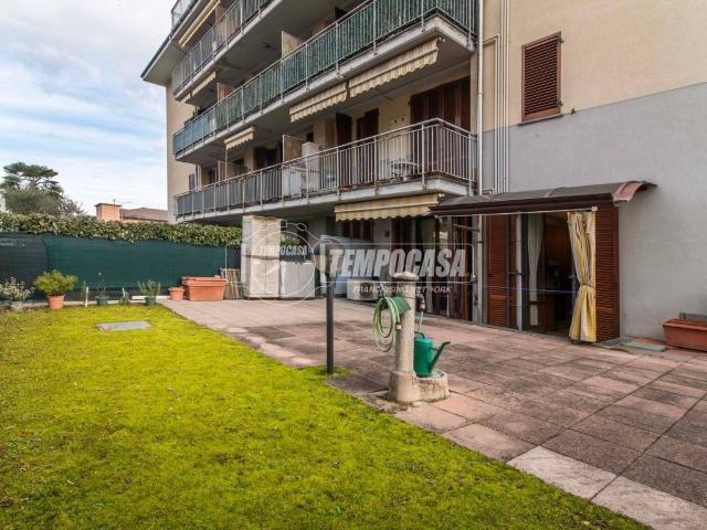 Appartamento in vendita a Limbiate, Lombardia