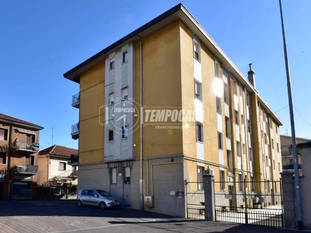 Appartamento in vendita a Limbiate, Lombardia