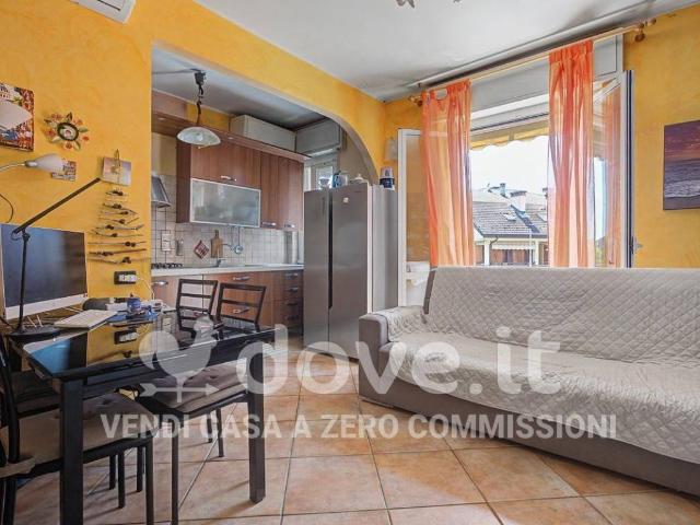 Appartamento in vendita a Limbiate, Lombardia