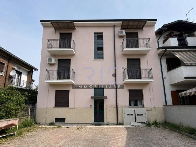 Appartamento in vendita a Limbiate, Lombardia