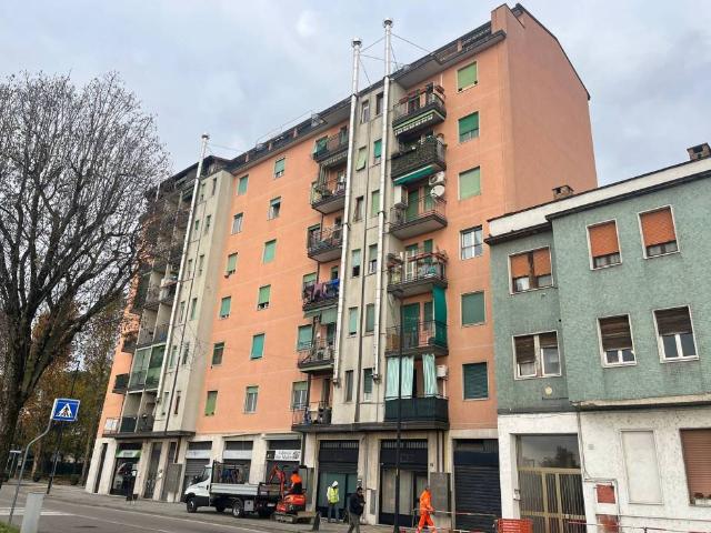 Appartamento in vendita a Limbiate, Lombardia