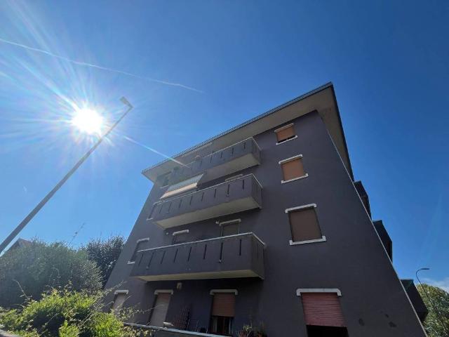 Appartamento in vendita a Limbiate, Lombardia