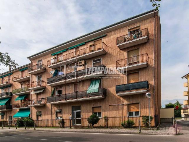 Appartamento in vendita a Limbiate, Lombardia