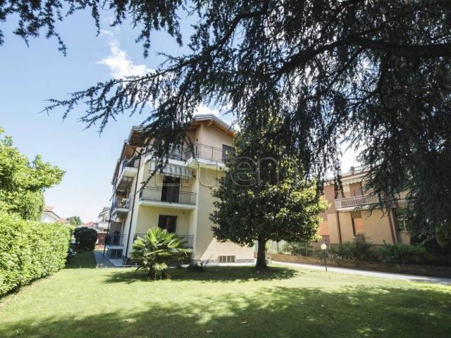 Appartamento in vendita a Limbiate, Lombardia