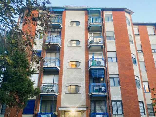 Appartamento in vendita a Limbiate, Lombardia