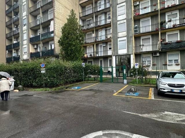 Appartamento in vendita a Limbiate, Lombardia