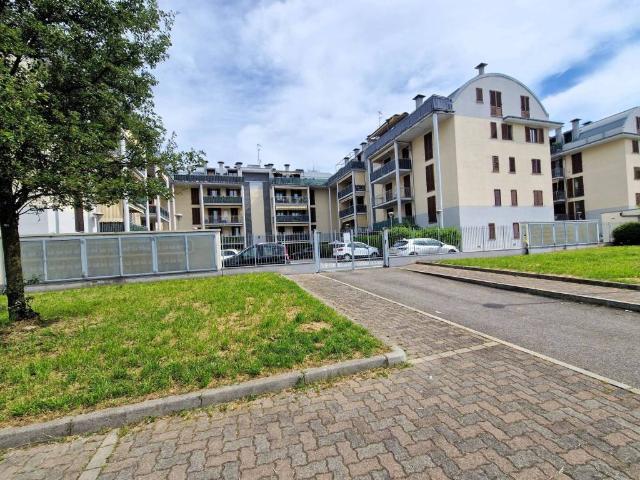 Appartamento in vendita a Limbiate, Lombardia