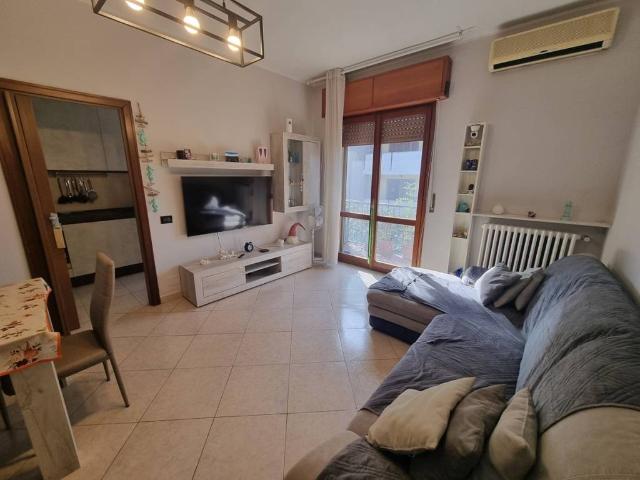Appartamento in vendita a Mombello, Limbiate