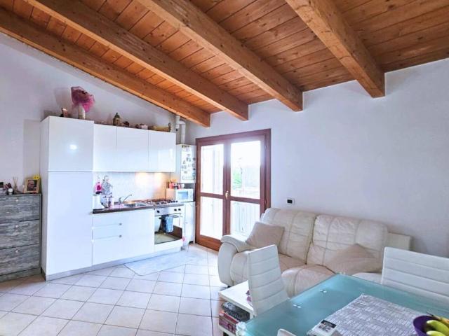 Appartamento in vendita a Limbiate, Lombardia