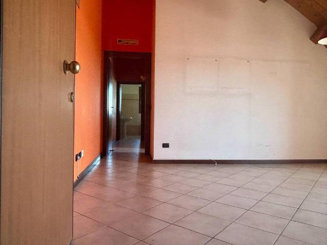 Appartamento in vendita a Limbiate, Lombardia