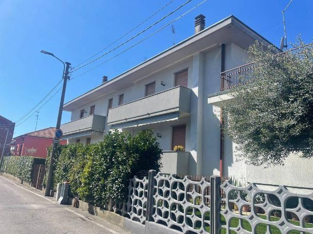 Appartamento in vendita a Limbiate, Lombardia