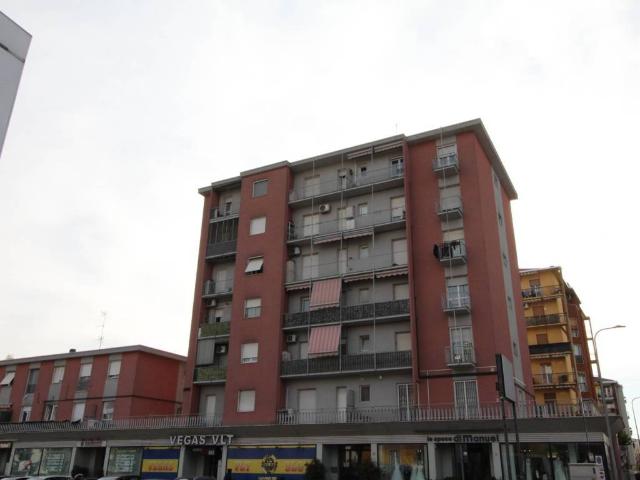 Appartamento in vendita a Limbiate, Lombardia