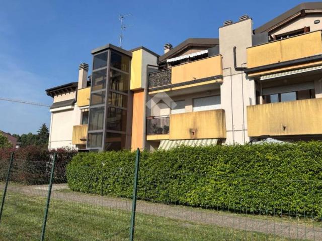 Appartamento in vendita a Limbiate, Lombardia