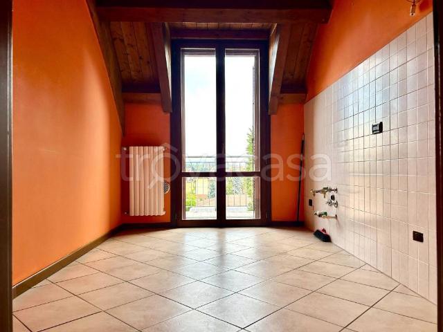 trilocale in vendita a Limbiate, Pinzano