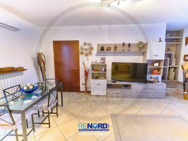 Appartamento in vendita a Linarolo, Lombardia