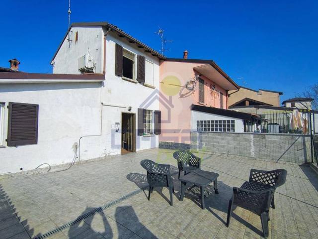 Appartamento in vendita a Linarolo, Lombardia