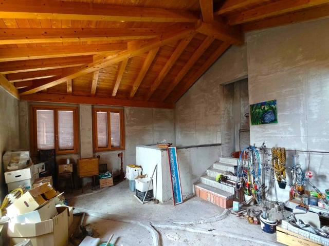 Appartamento in vendita a Lipomo, Lombardia