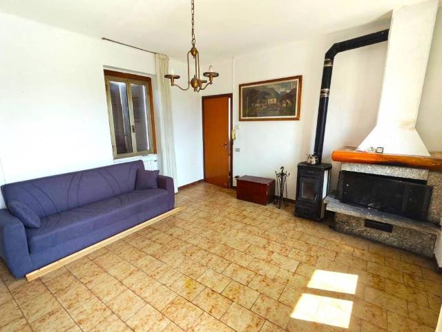 Appartamento in vendita a Lipomo, Lombardia