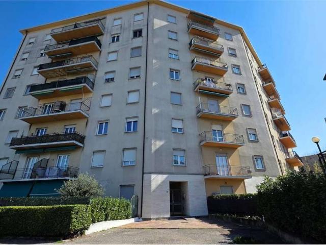 Appartamento in vendita a Lipomo, Lombardia