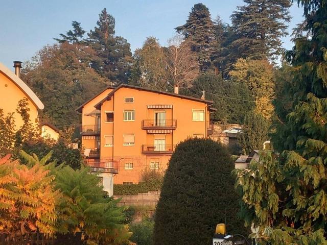 Appartamento in vendita a Lipomo, Lombardia