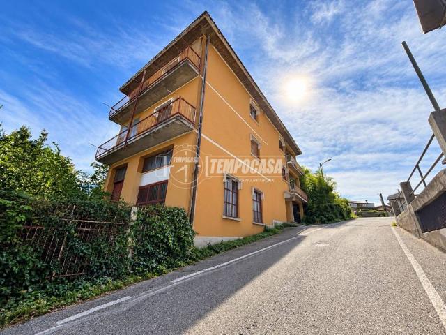 Villa Indipendente in vendita a Lipomo, Como