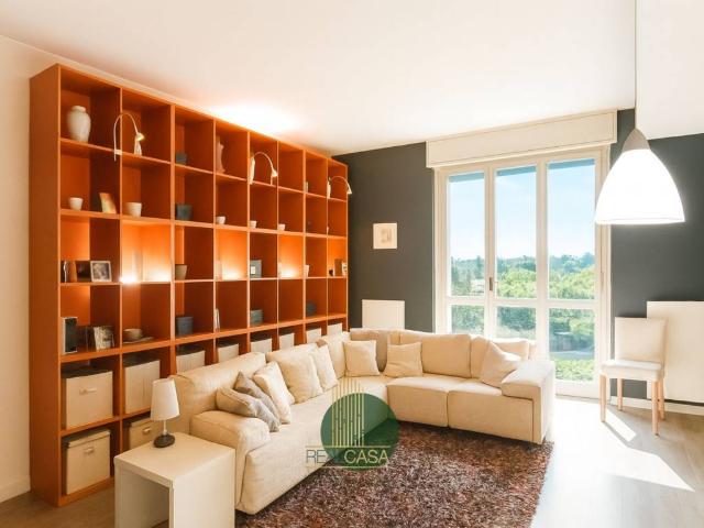 Appartamento in vendita a Lipomo, Lombardia