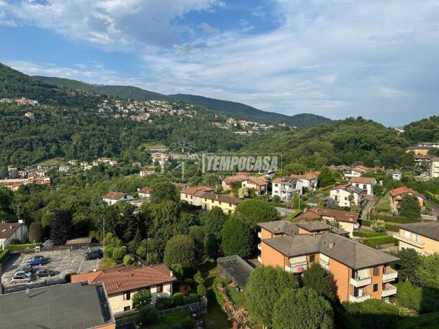Appartamento in vendita a Lipomo, Lombardia