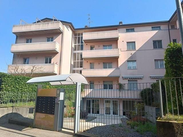 Appartamento in vendita a Lipomo, Lombardia