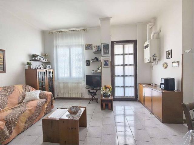 Appartamento in vendita a Lipomo, Lombardia