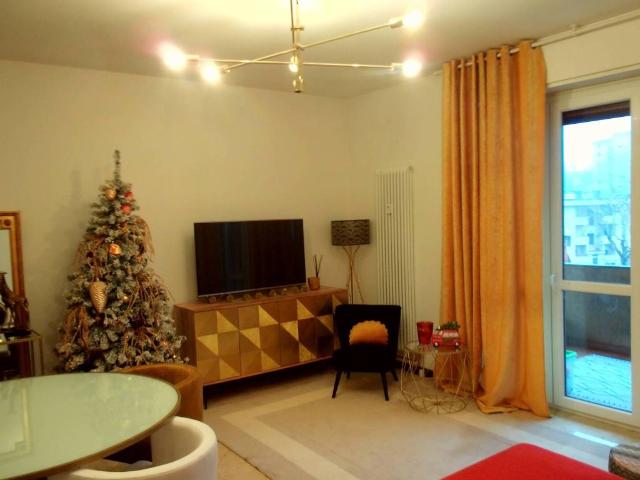 Appartamento in vendita a Lipomo, Lombardia