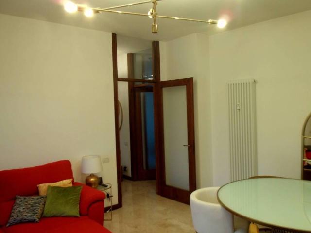 Appartamento in vendita a Lipomo, Lombardia